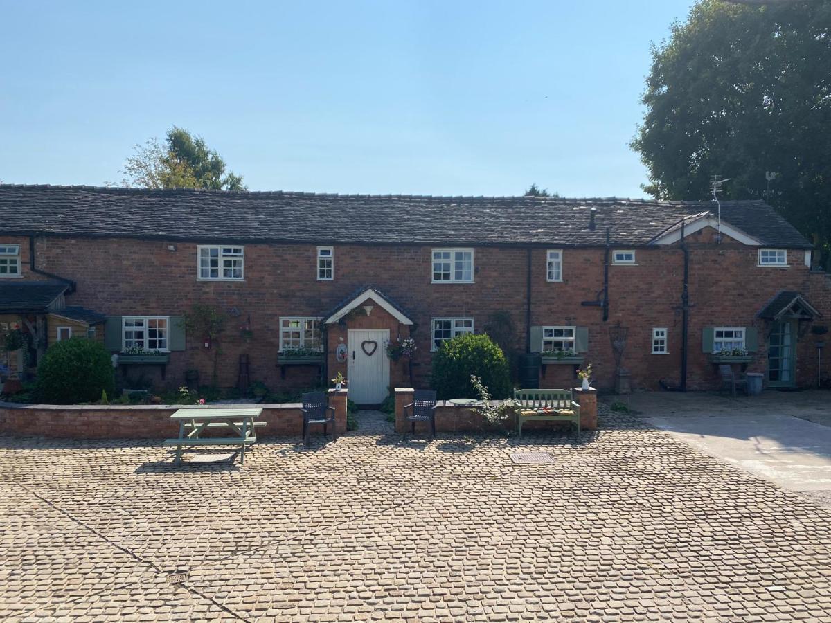 Bank Farm Cottages Nantwich Extérieur photo