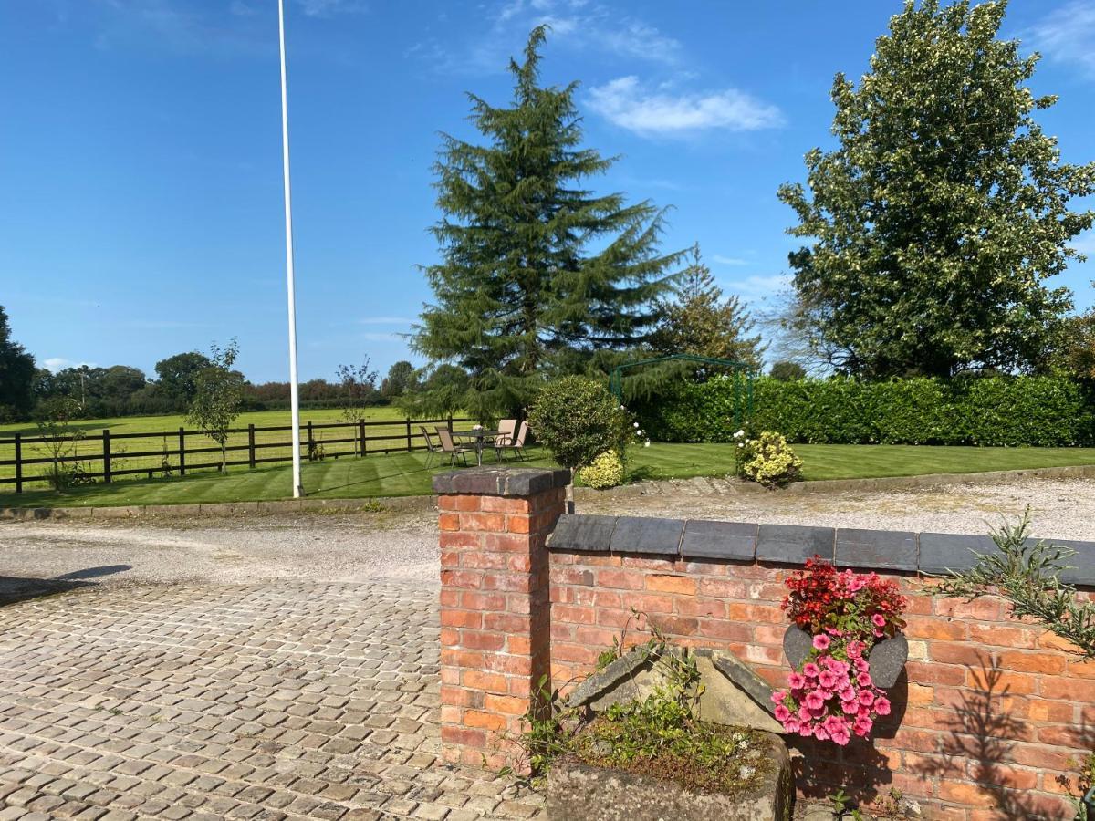 Bank Farm Cottages Nantwich Extérieur photo